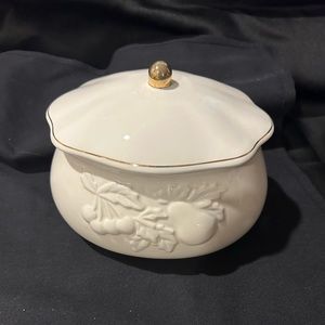 Teleflora gift serving bowl w/embossed fruit & gold trim